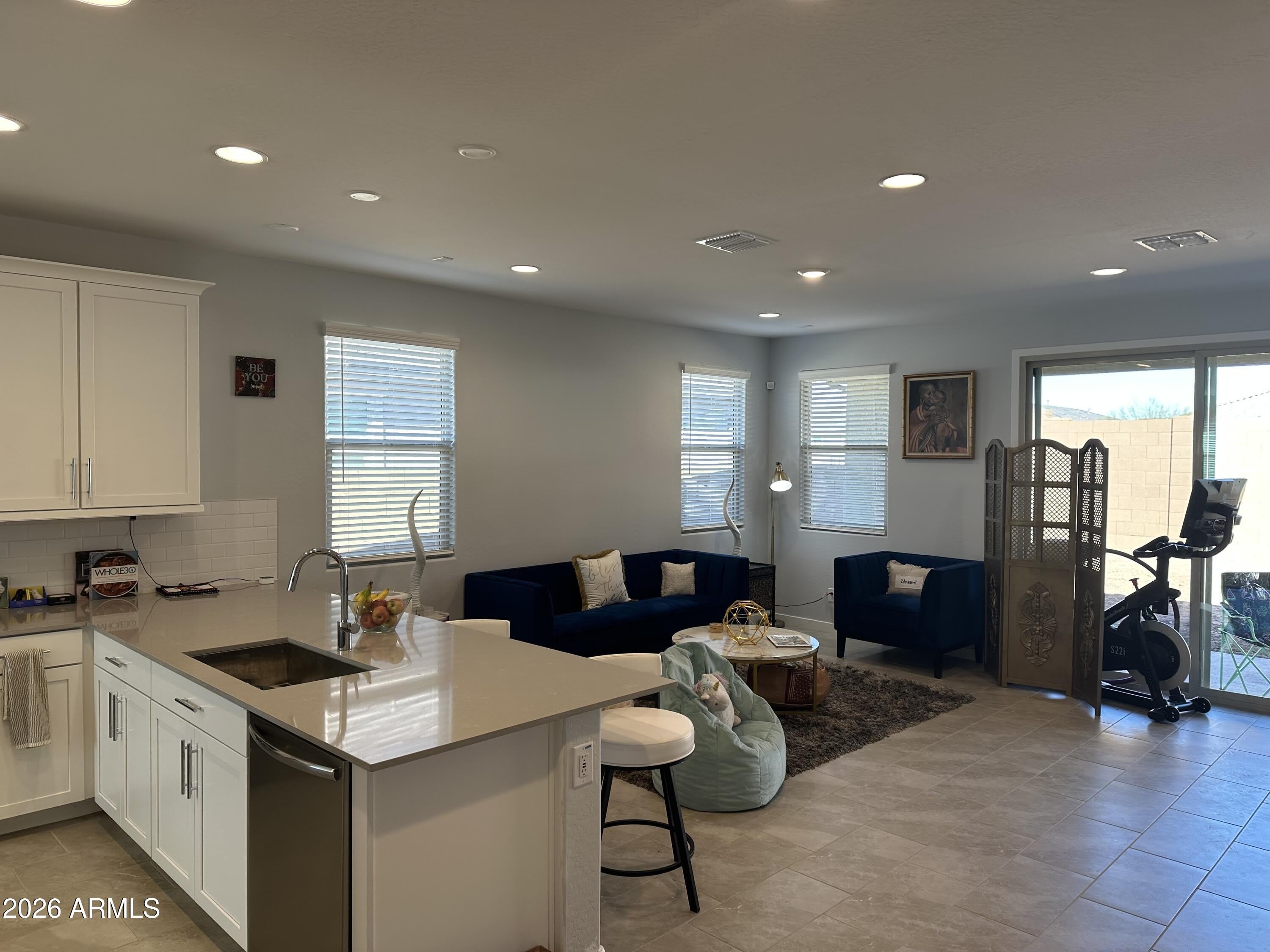 8908 W Solano Drive – photo 4