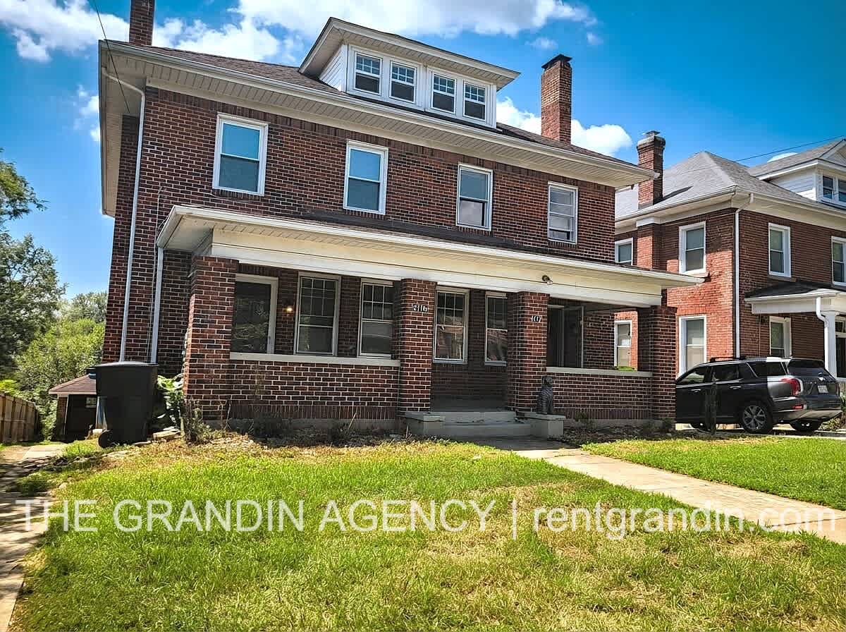 2110 Memorial Avenue Southwest – photo 1