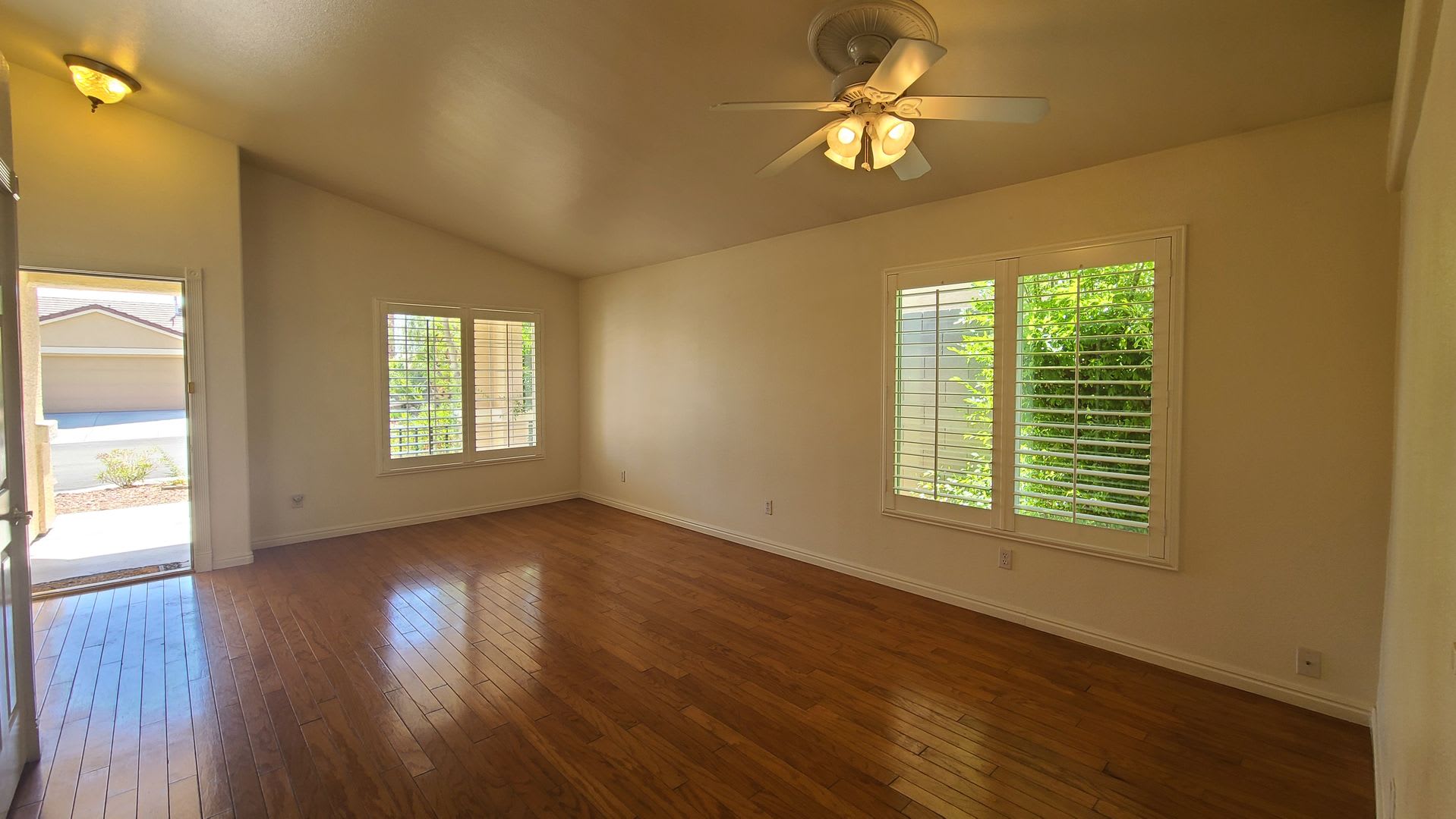 1 Story Home Located In Summerlin – photo 2