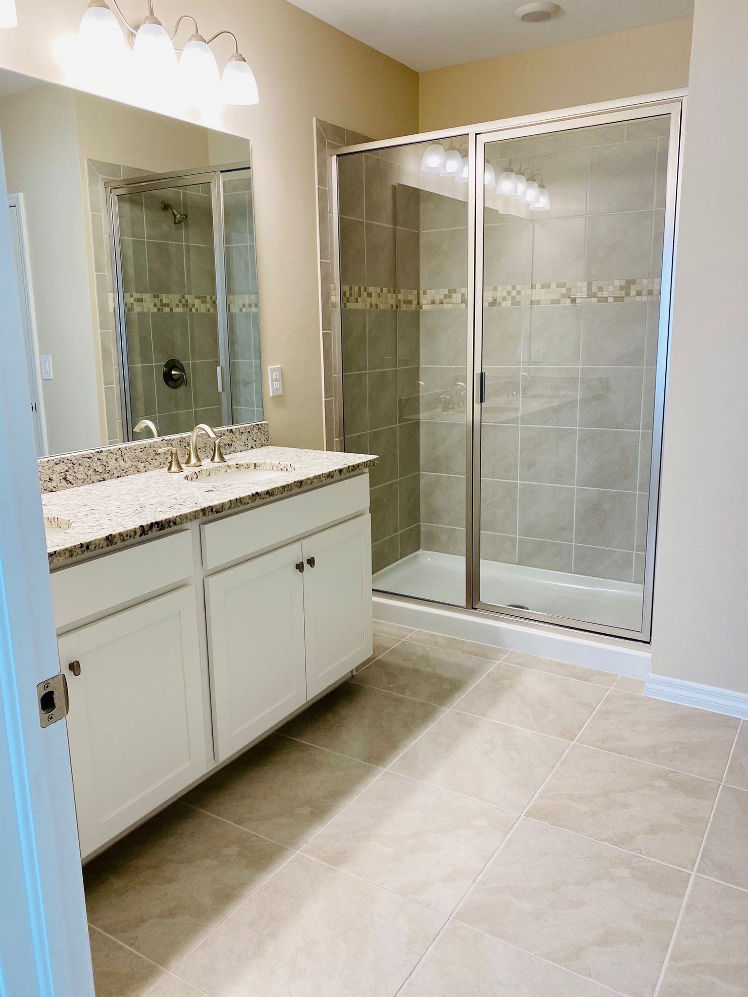3076 Royal Gardens Avenue – photo 4