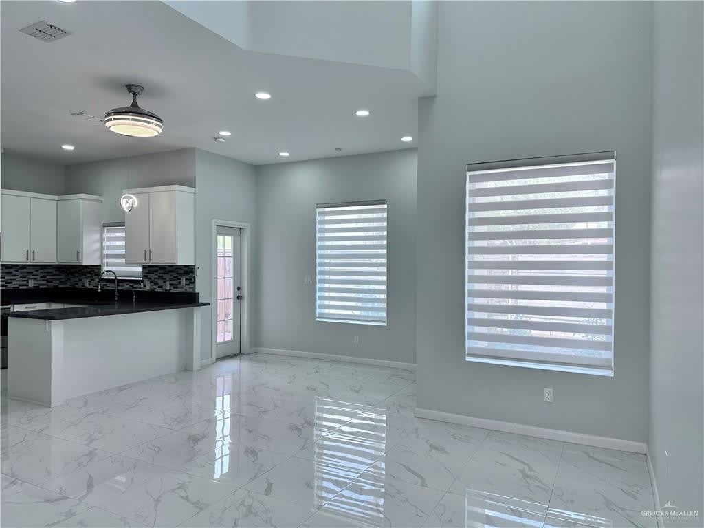 1905 Sunset Drive – photo 4