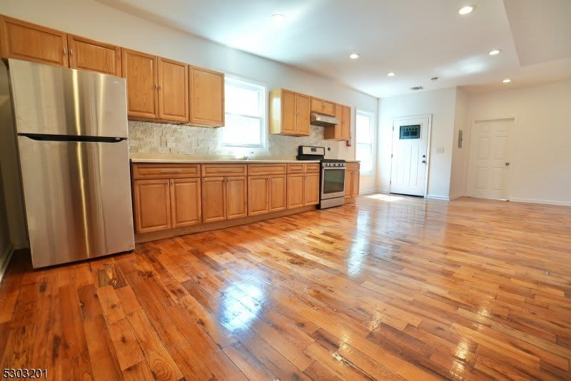 131 Sylvan Ave 2nd Fl. – photo 3