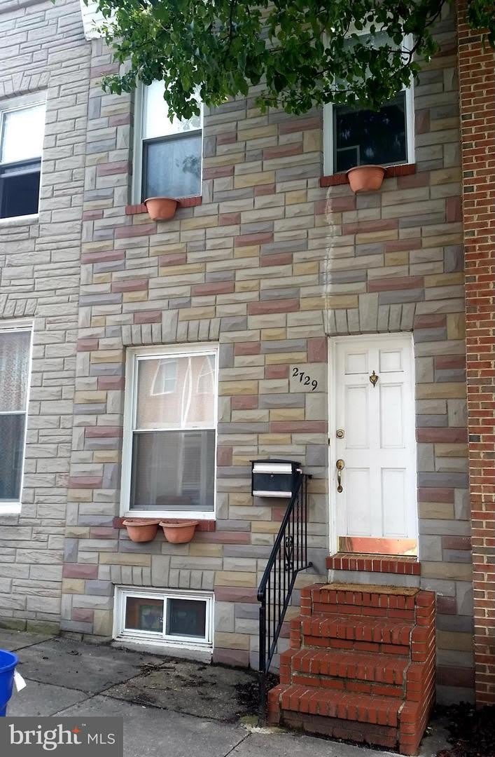 2729 FAIT AVE – photo 2