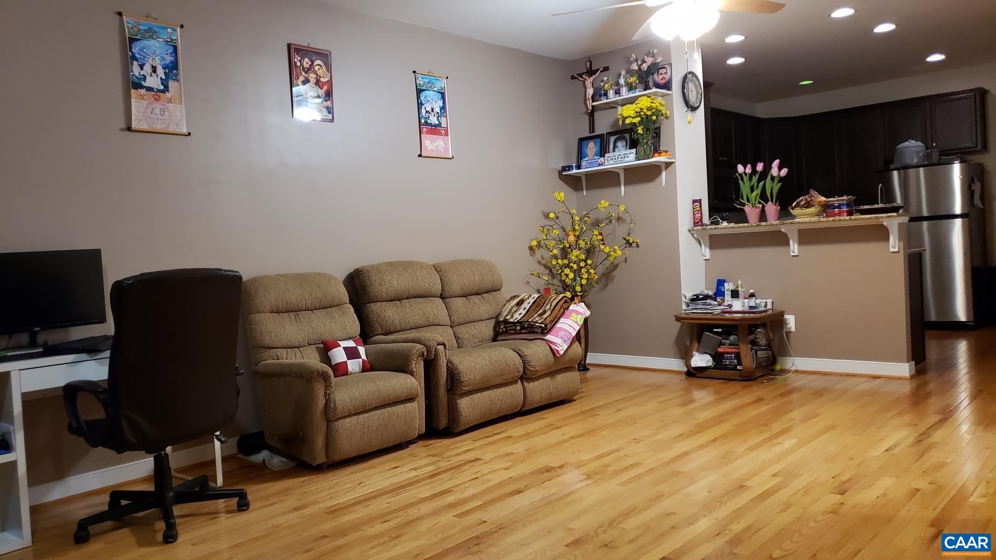103 Longwood Dr – photo 4