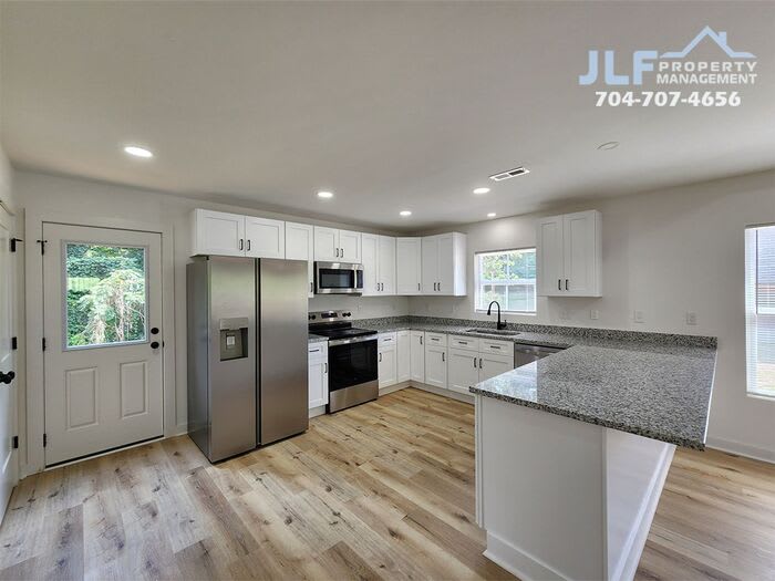 1302 Rainbow Drive – photo 4