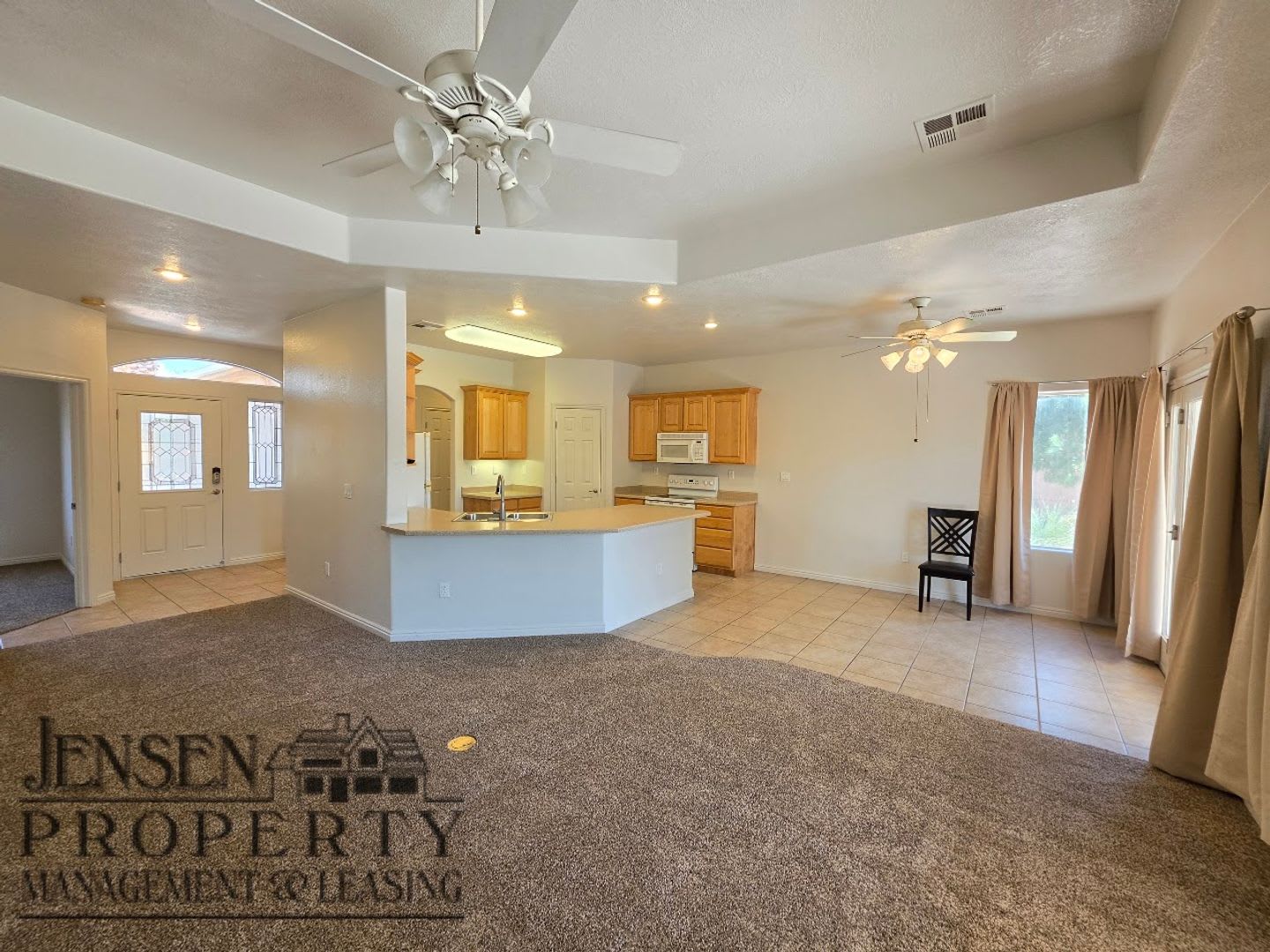 3 Bedroom Home New Carpet – photo 5