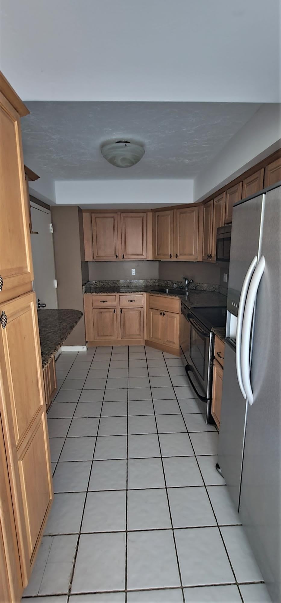 2425 Presidential Way – photo 1