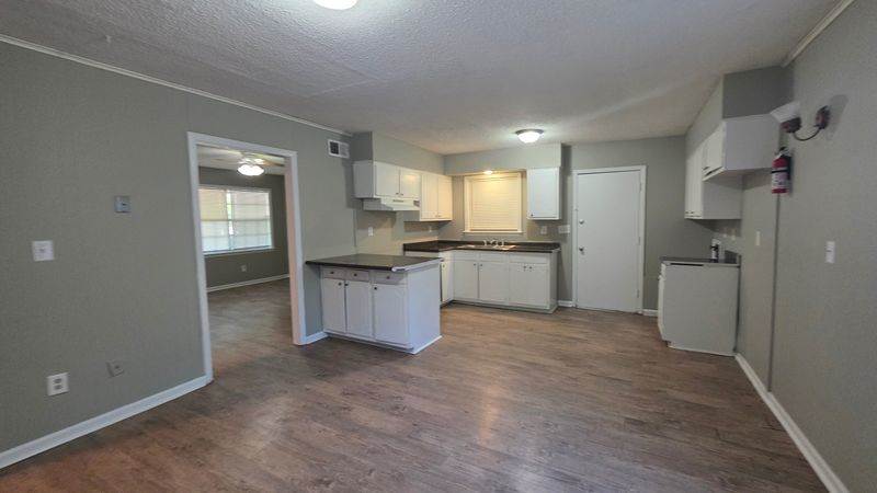 3245 Sinclair St – photo 4