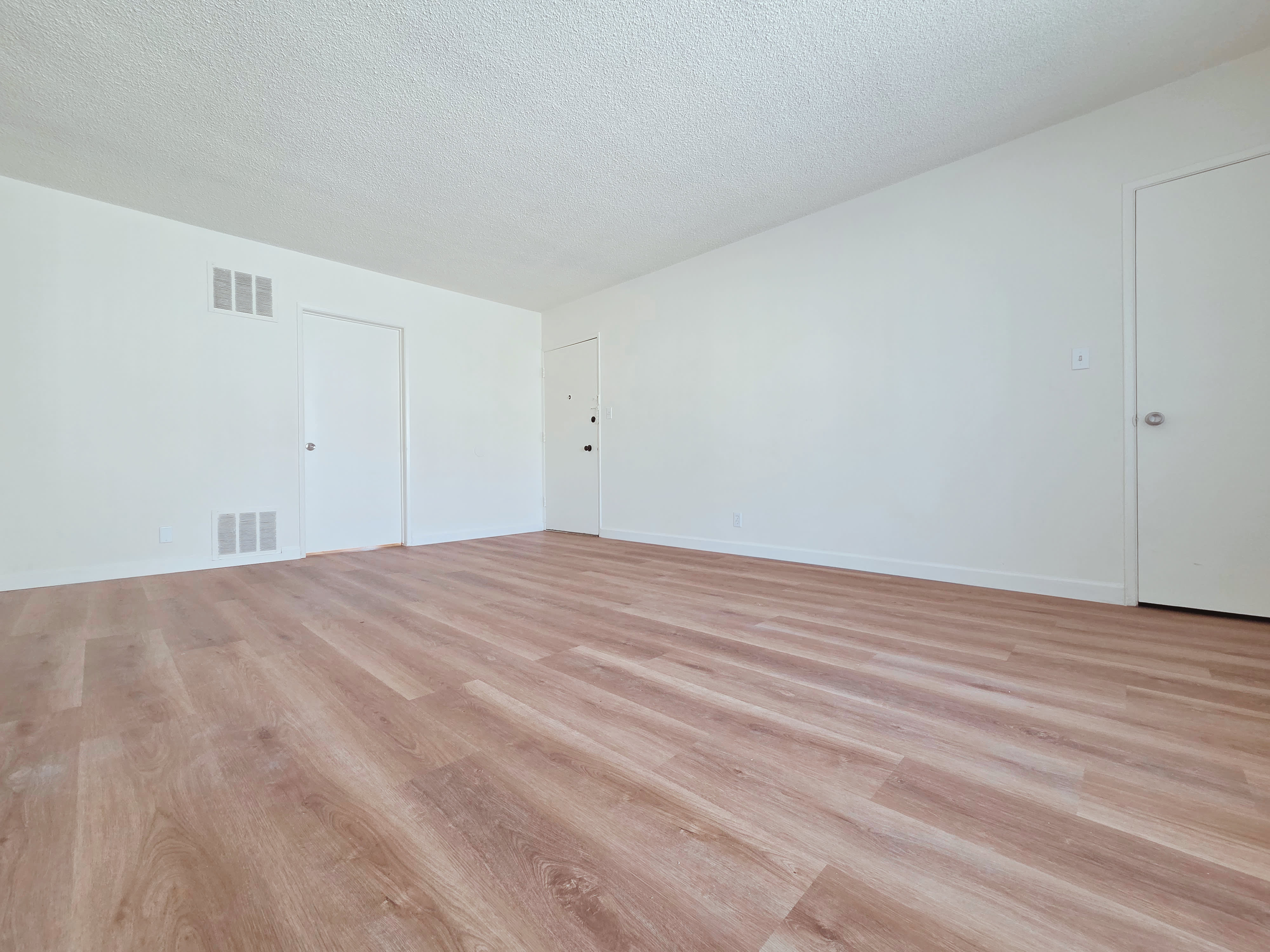 830 S Crenshaw Blvd – photo 2