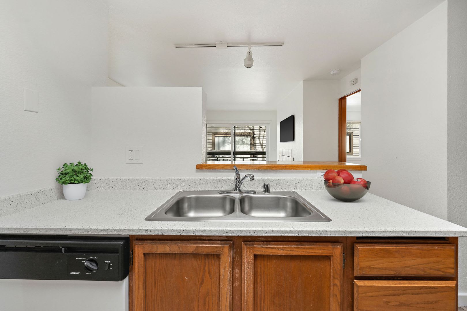 Bellevue One Condo Apartments – photo 5