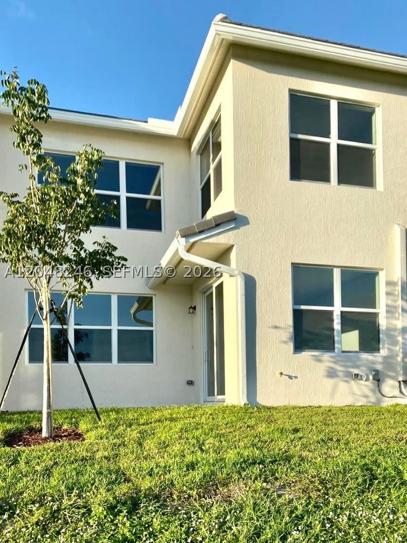 4984 Greenway Dr – photo 1