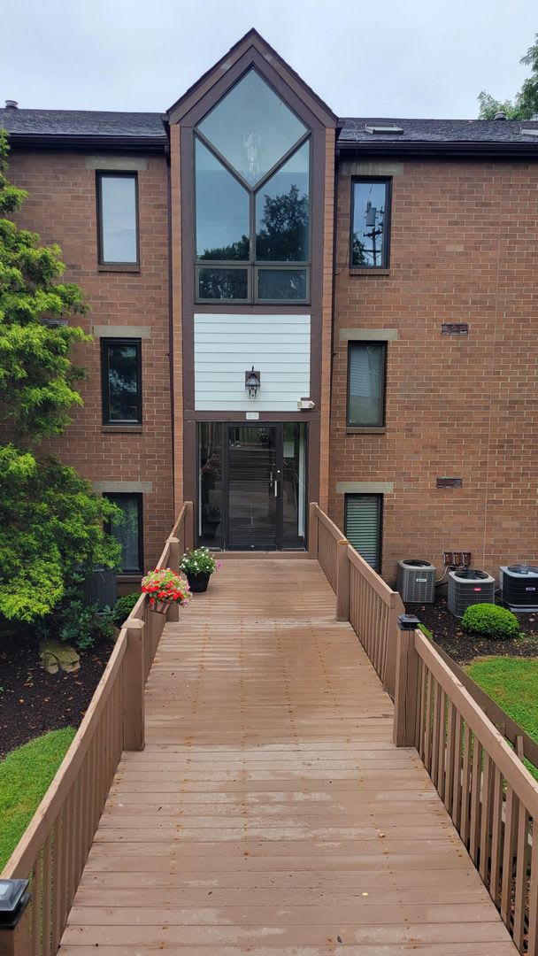 Amazing North Side Condominium – photo 1