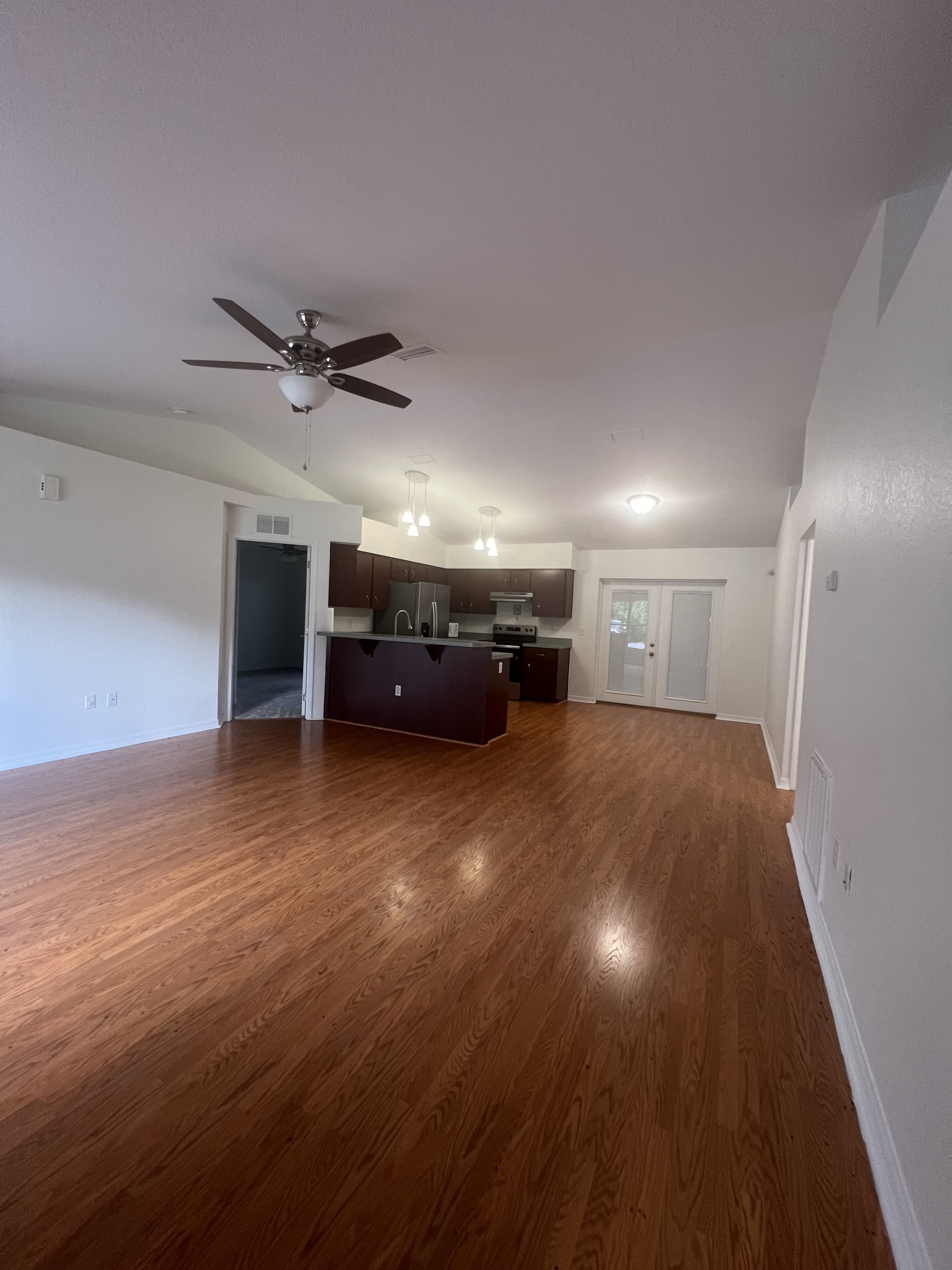 212 E Vermont Ave – photo 3