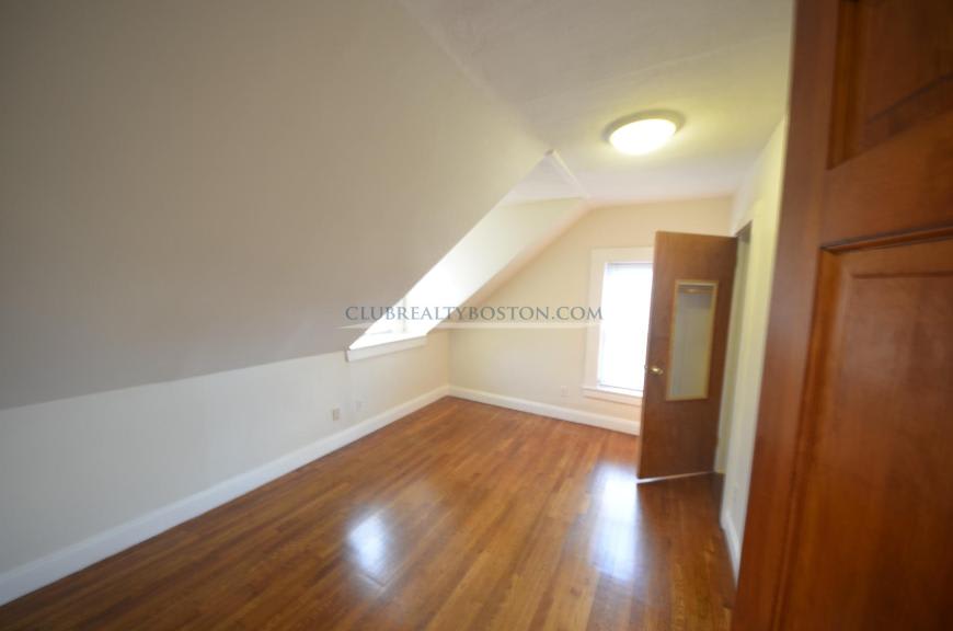 23 Cushing St. – photo 4