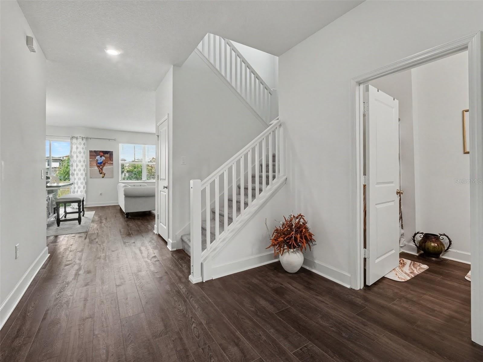905 OVERPOOL Avenue – photo 3