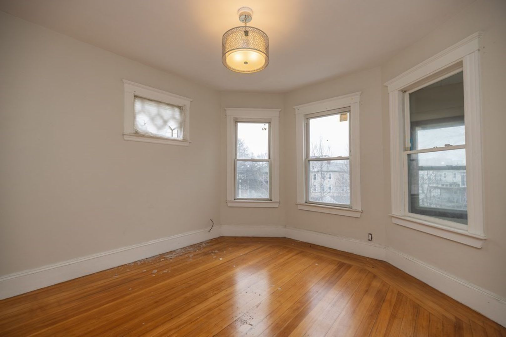 Great 4 Bed Available 9/1/26 – photo 3