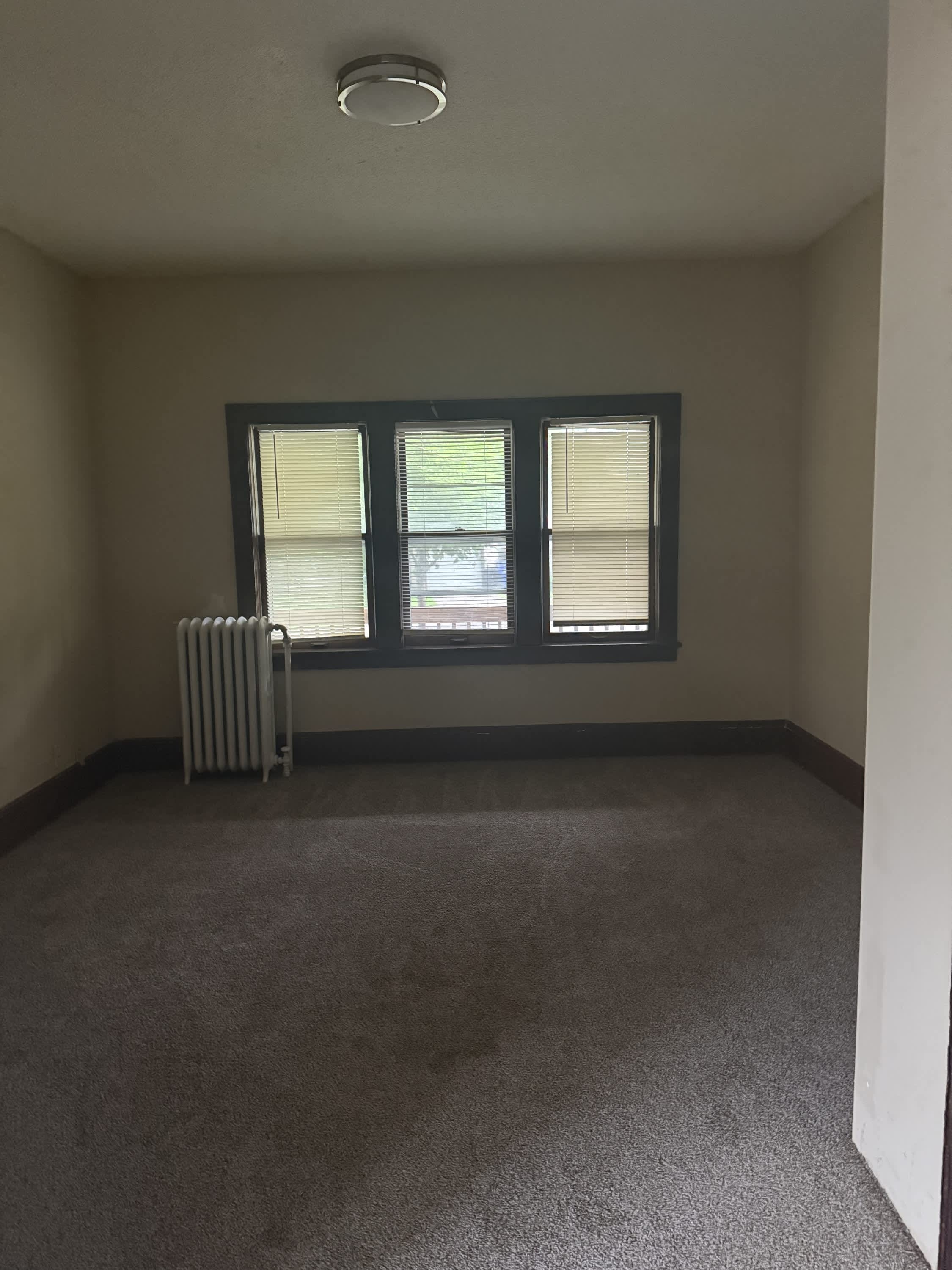 694 Sims Ave E 1 – photo 2