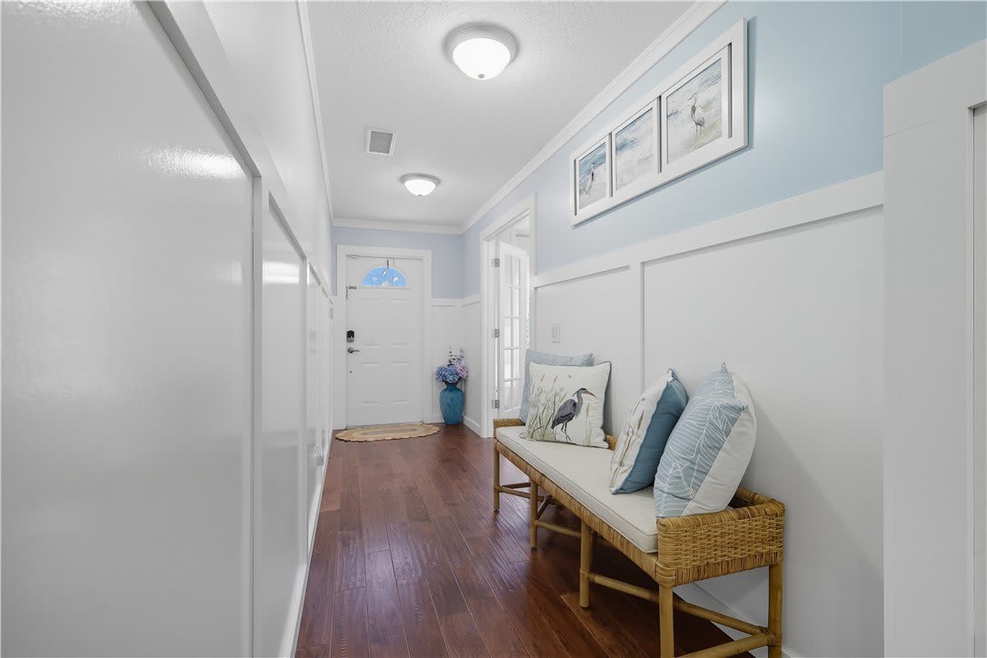 676 Royal Palm Place – photo 2