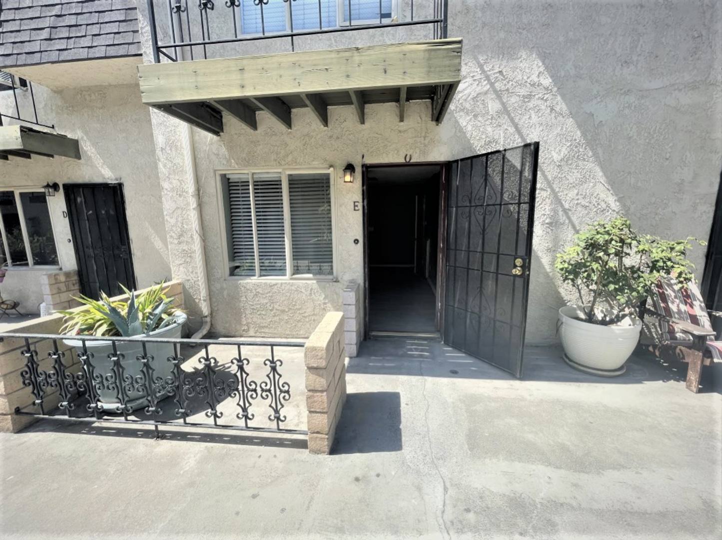Cozy 2 bed 1.5 bath apartment in Santa Ana – photo 1