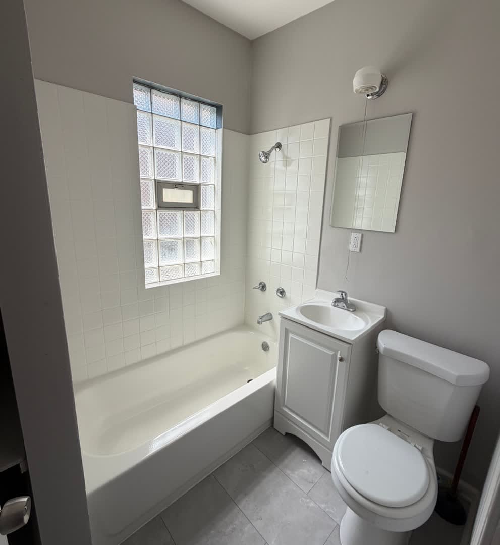 Mobility Area Morgan Park 5 Bedroom Single Family Home – photo 4