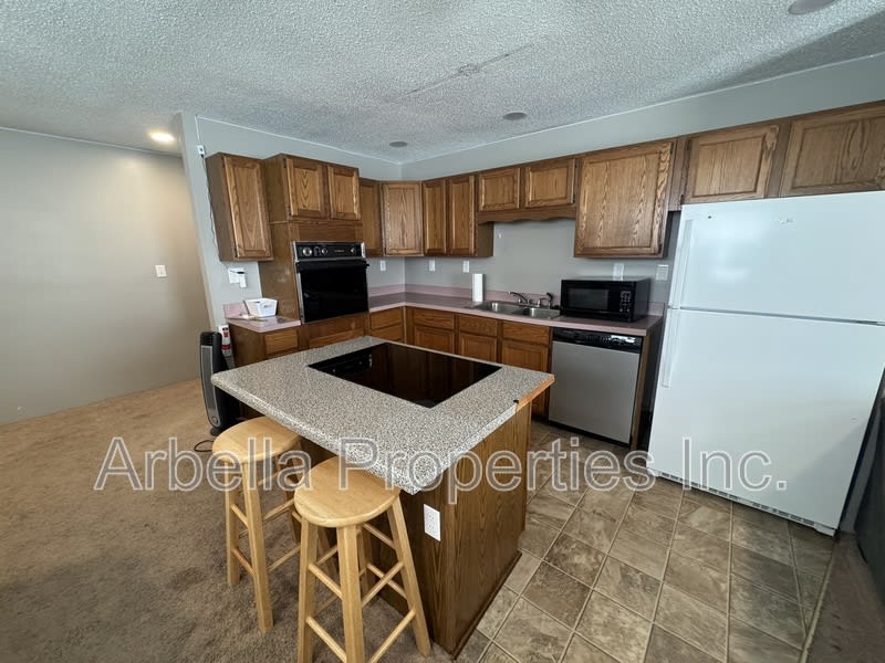 1324 Virginia St – photo 4