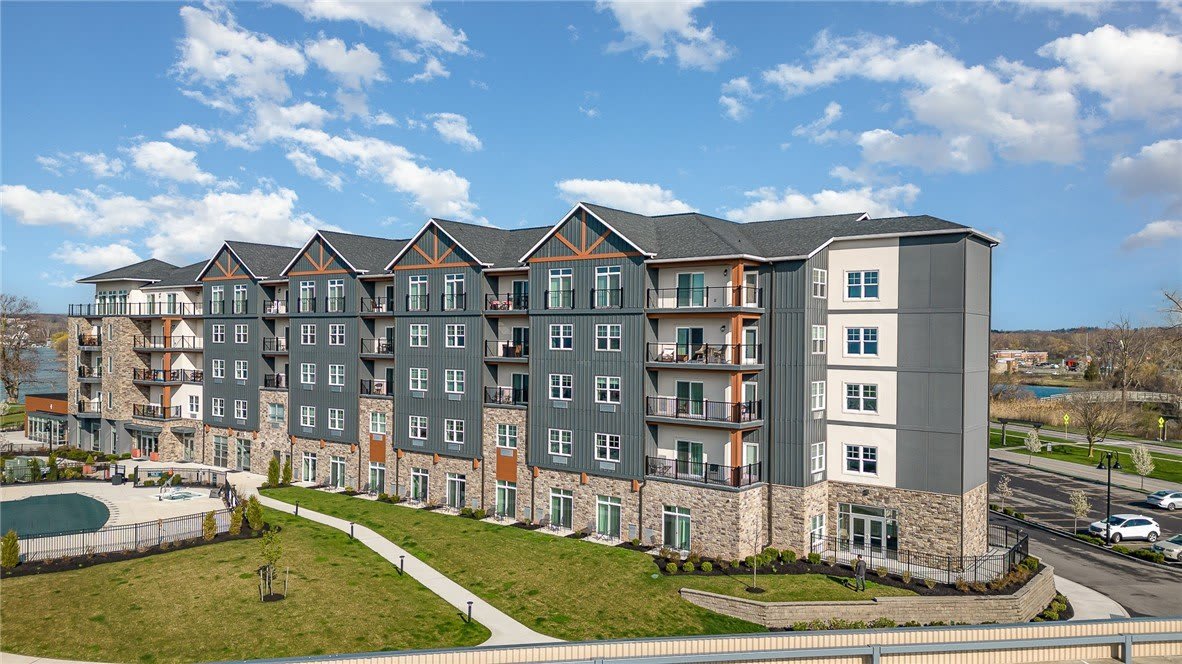 205 Lakeshore Drive – photo 1