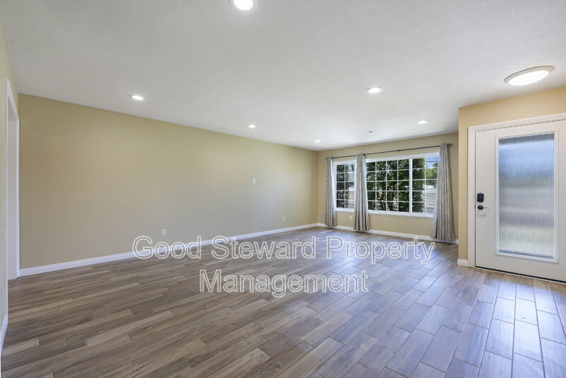 1219 North Van Buren Street – photo 5