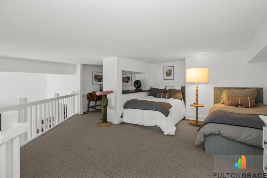 2100 N Lincoln Park W – photo 2