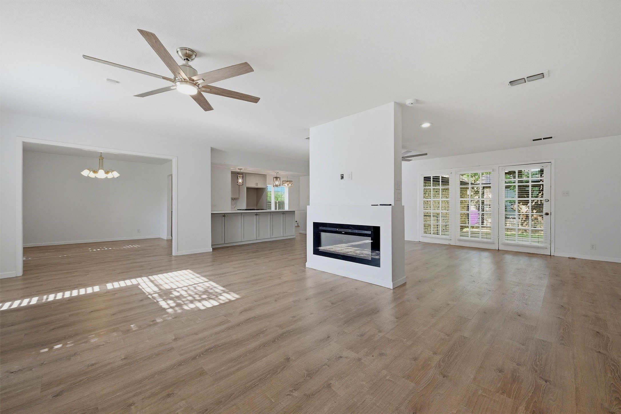 720 Blanton Drive – photo 4