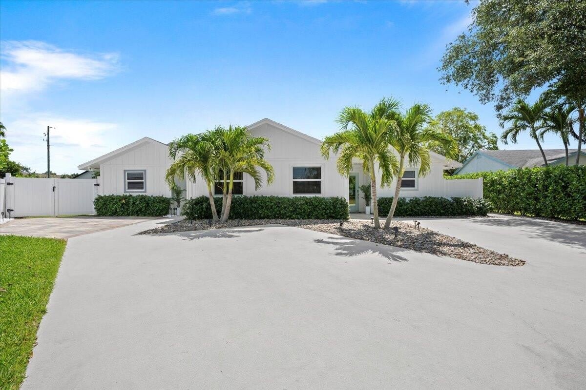 6075 Francis Street – photo 2