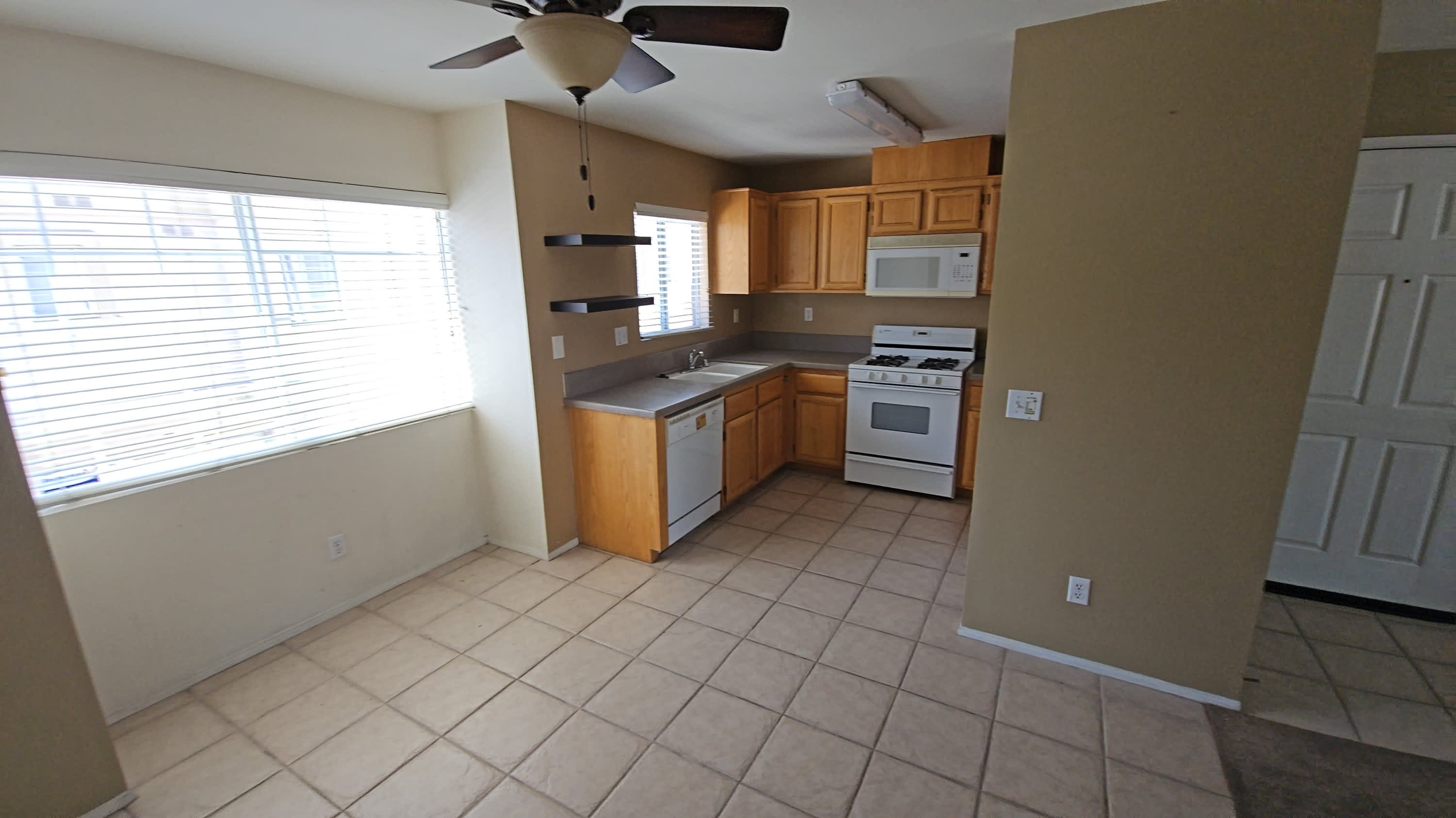 1525 East Spruce Street Unit B – photo 2