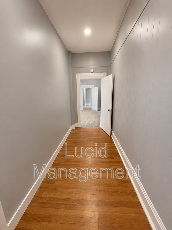2700 Montana Ave – photo 5