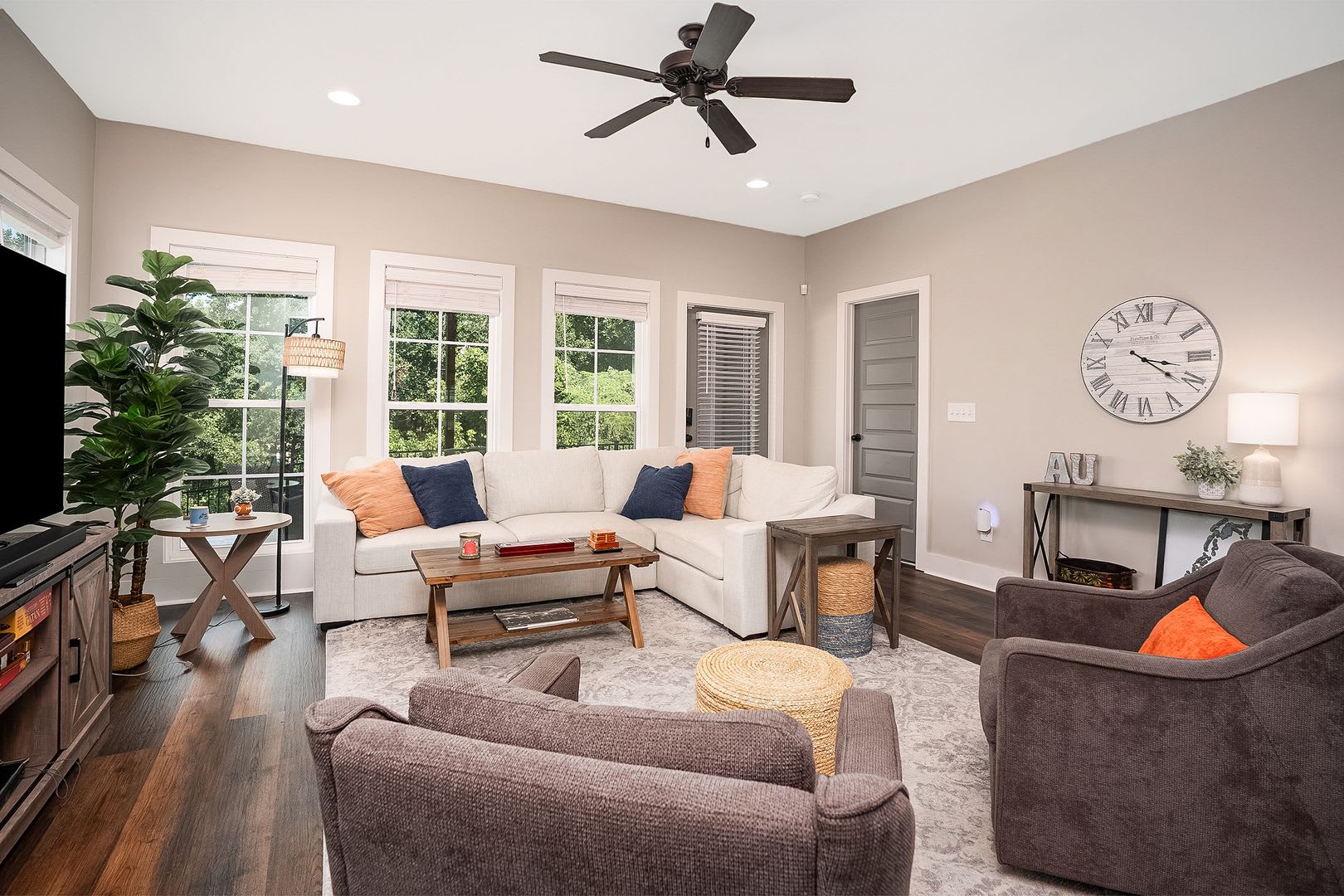 584 Piper Avenue – photo 5