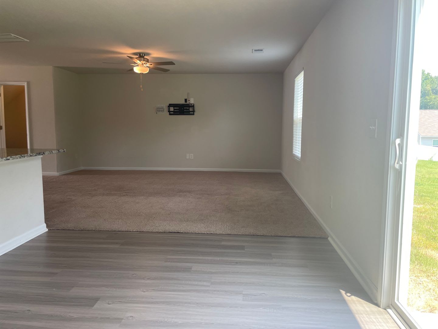 Spacious 3-bedroom with a massive Owner's Retreat and Dual Closets. – photo 4