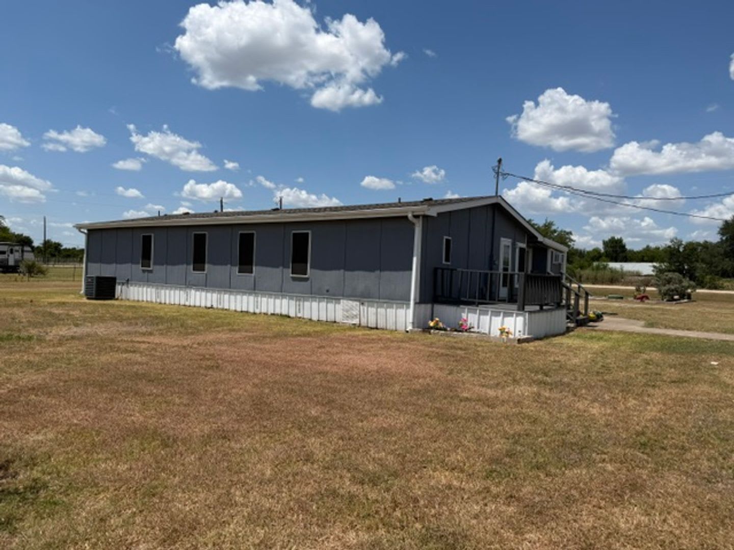 Outskirts of Waco with Office Space – photo 3