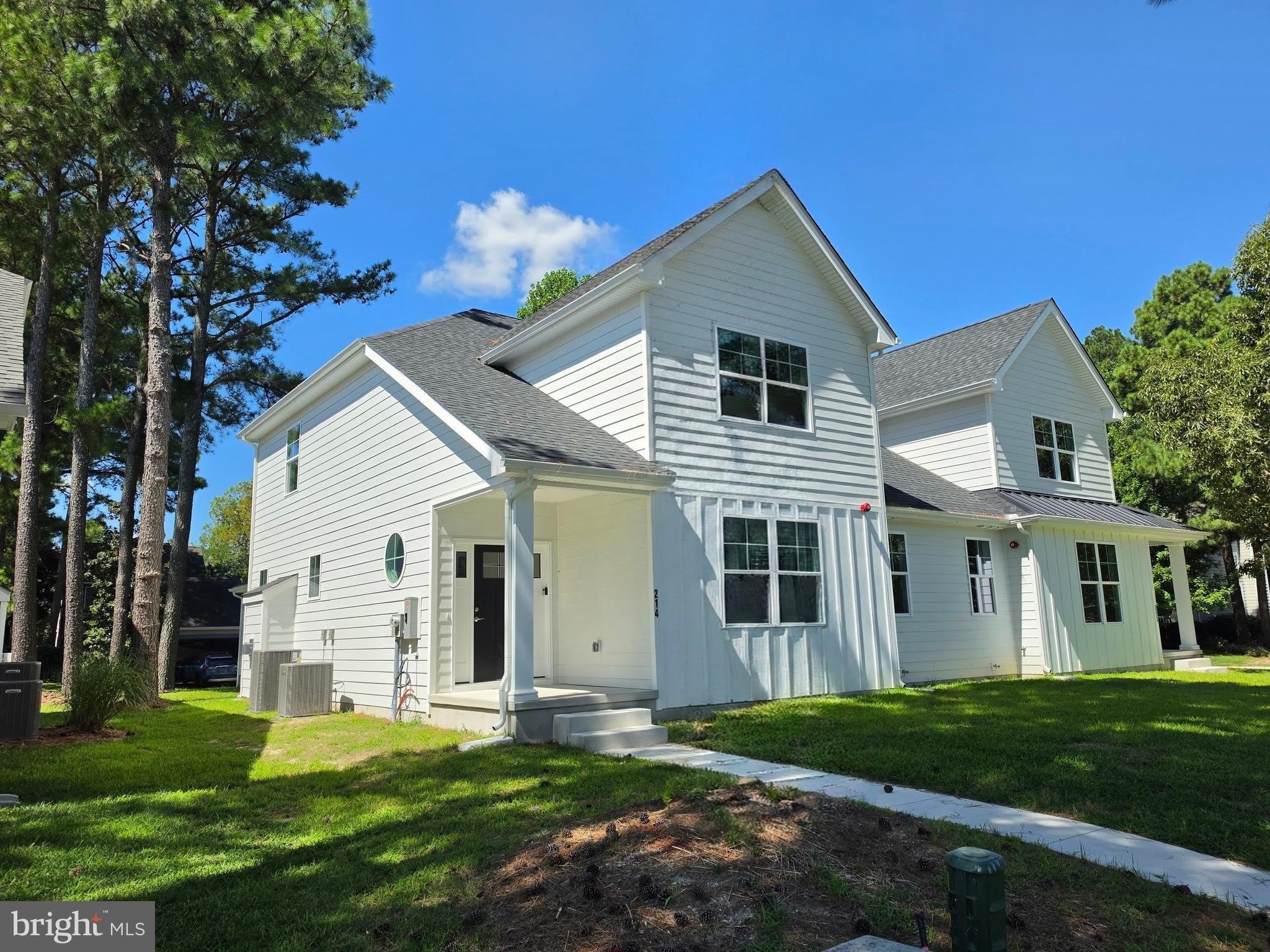 214 CHANDLER Street – photo 2
