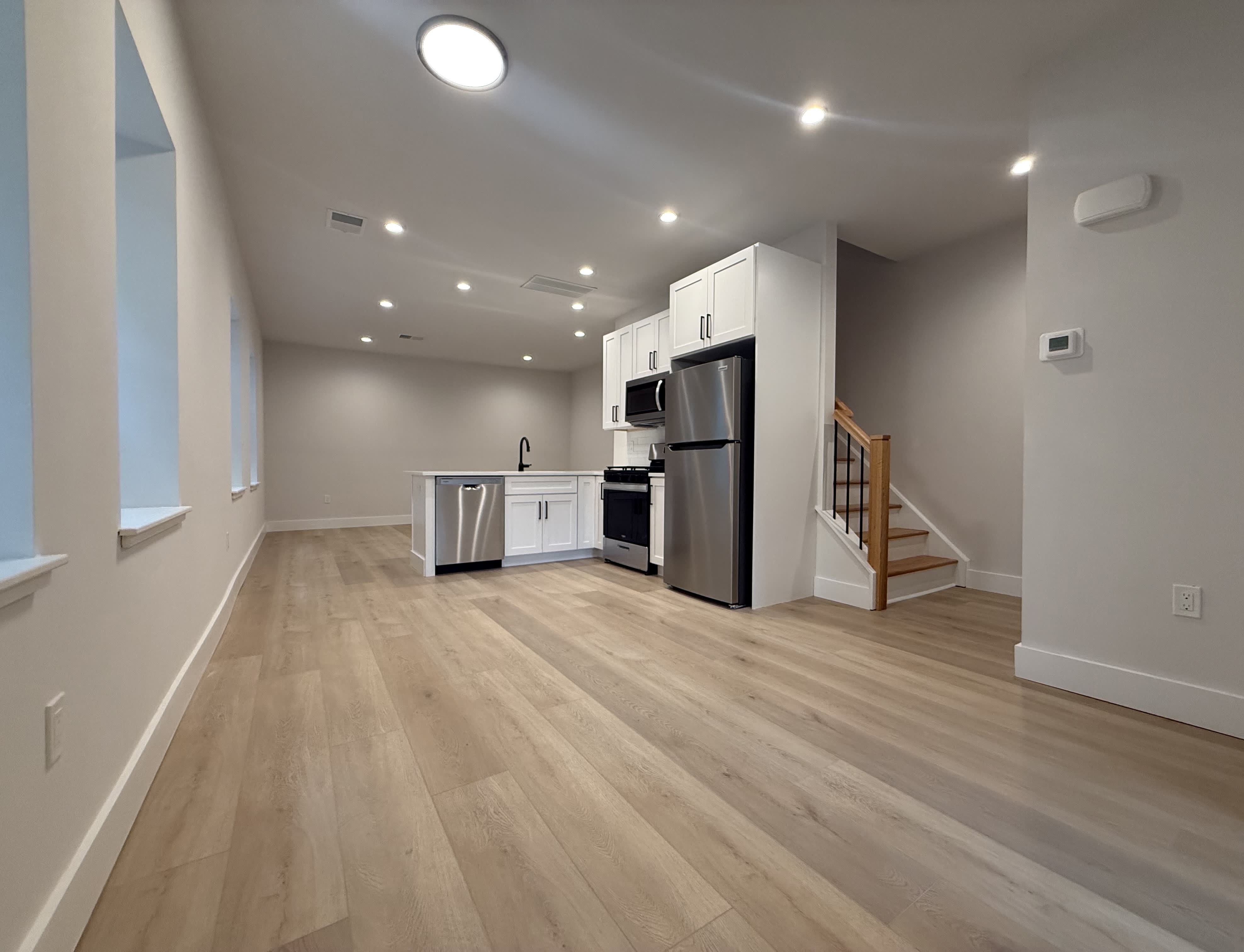 160 Main St – photo 3