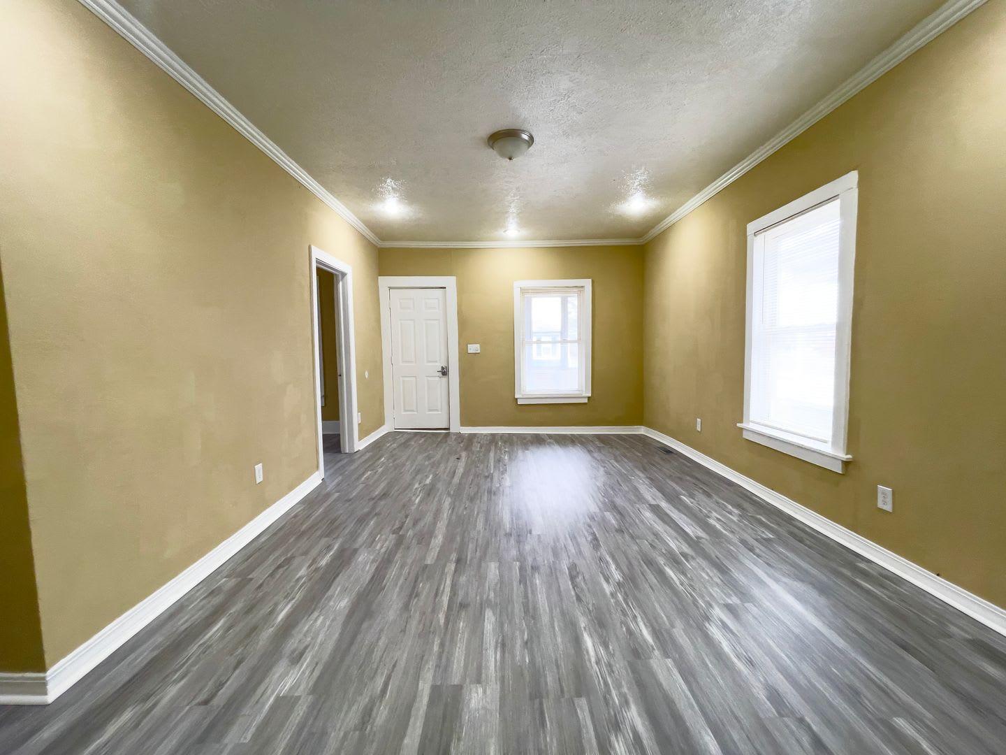 For Rent 722 S Hackley St 2 Bedroom 2 Bathroom Home W D Hookups Enclosed Front Porch – photo 1