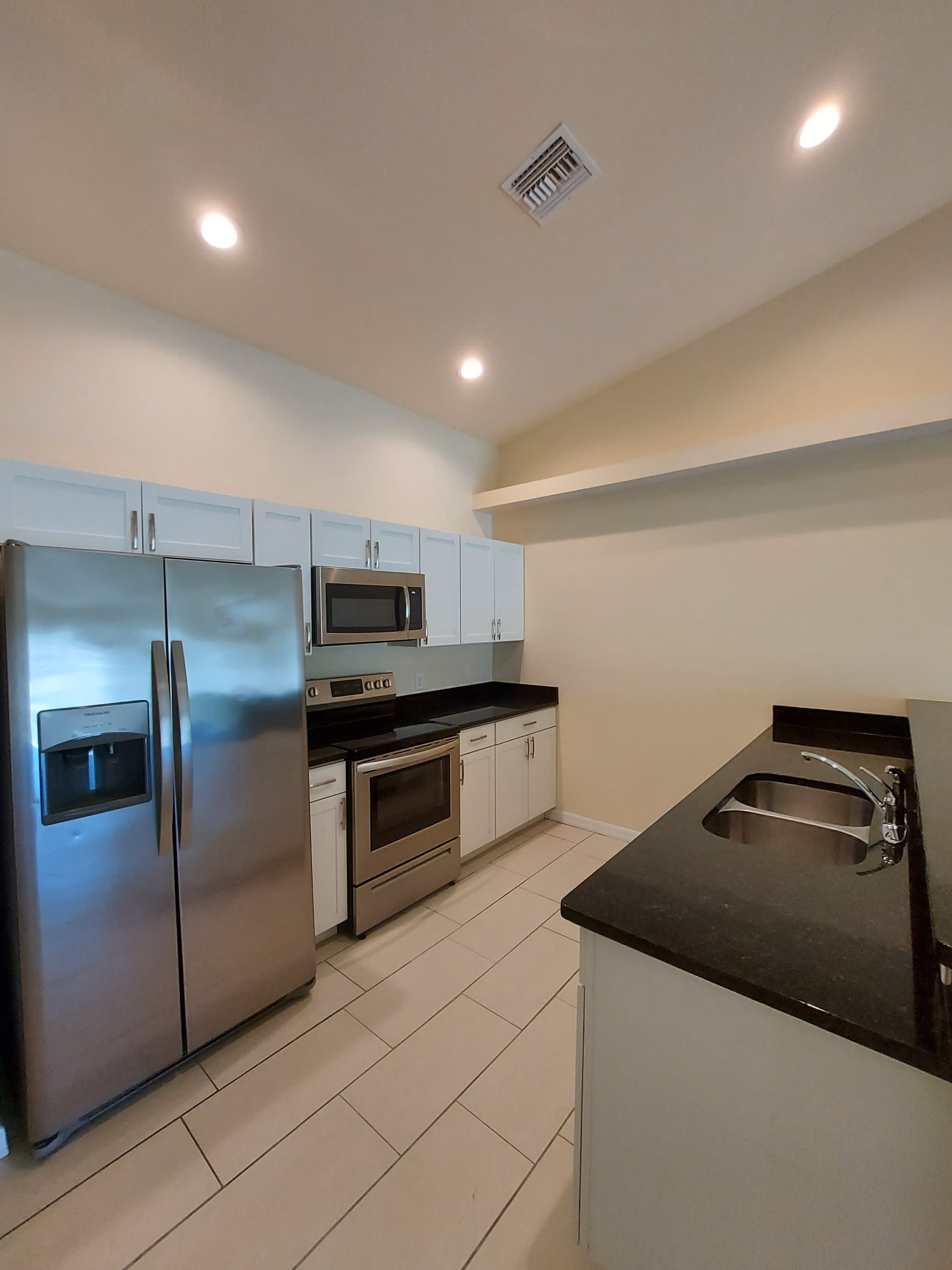 615 Southeast 7Th Street – photo 2