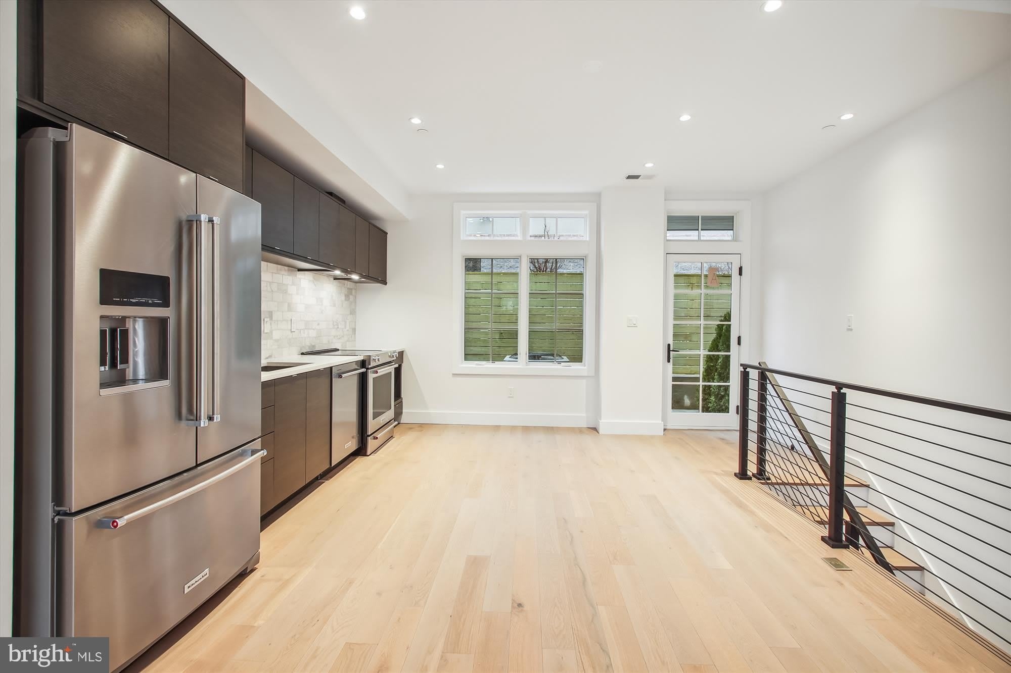 699 GIDDINGS Avenue – photo 4