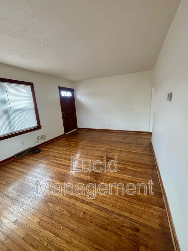 1700 Sonne Avenue – photo 3