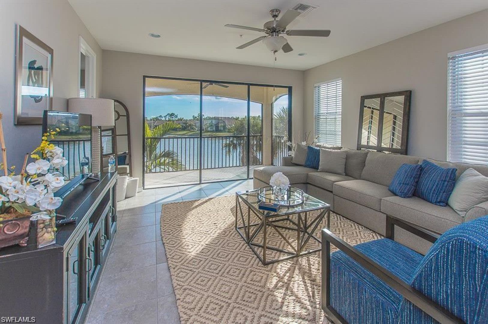 Brand new Construction Coach Home in Paloma Overlooking the Lake! – photo 3