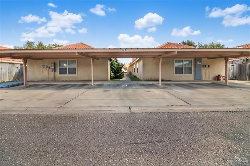 2405 Redbud Avenue – photo 2