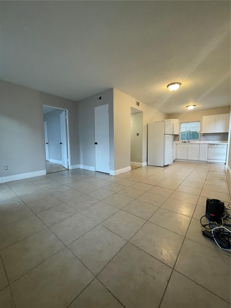 727 1/2 EDGEWATER Drive – photo 3