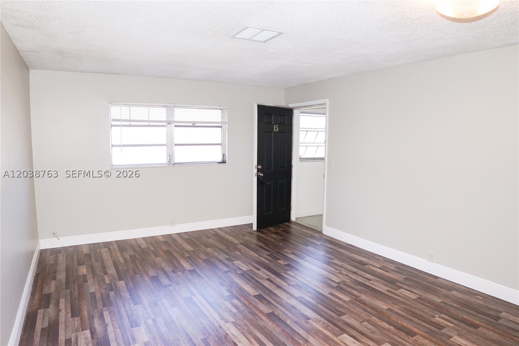 4240 Woodside Dr – photo 4