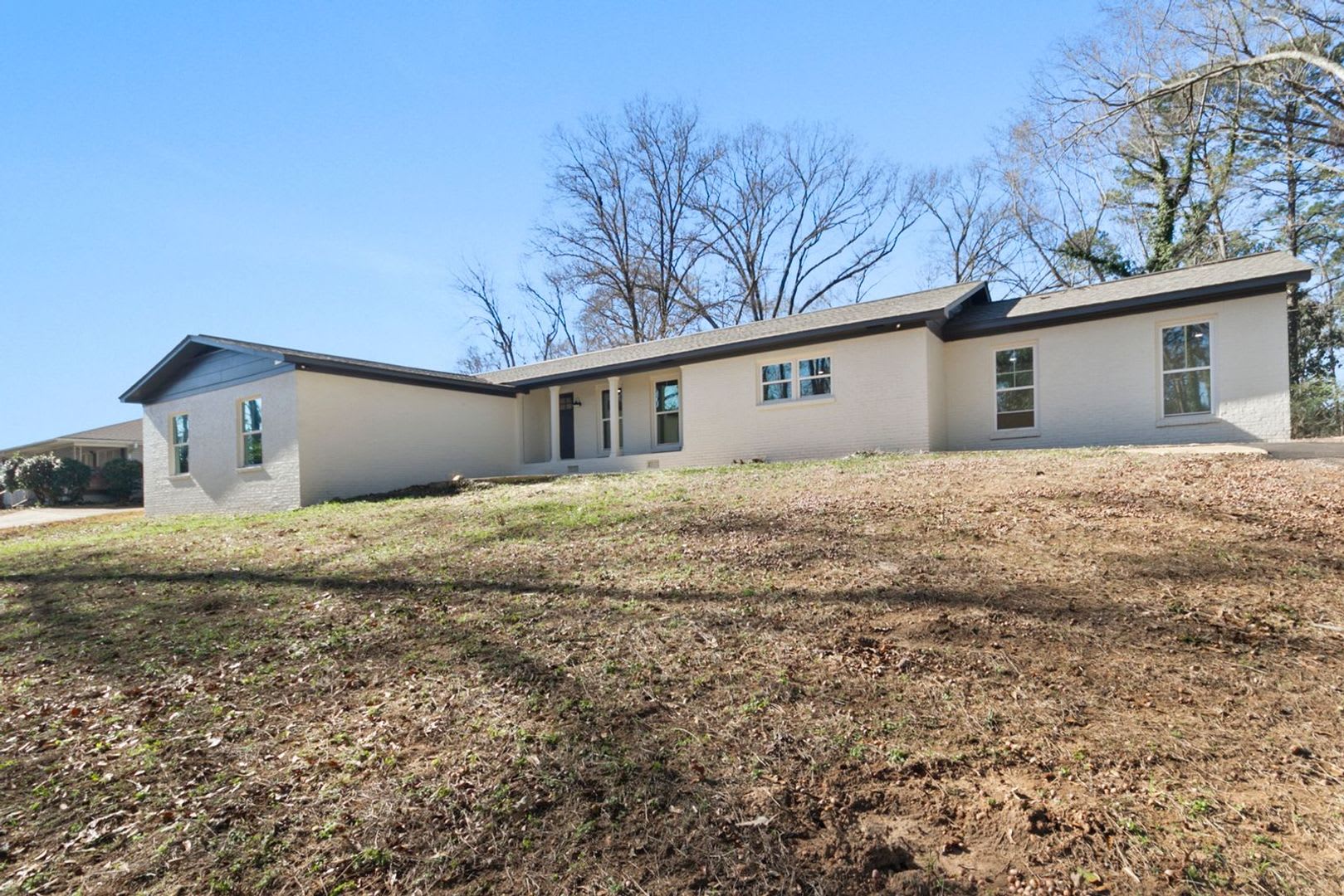 Cozy 3 Bed 3 Bath House! Available Now! – photo 3