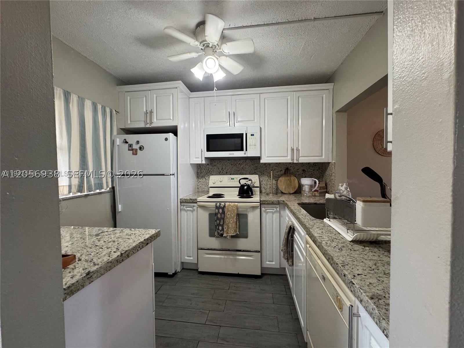 9450 Poinciana Pl – photo 5