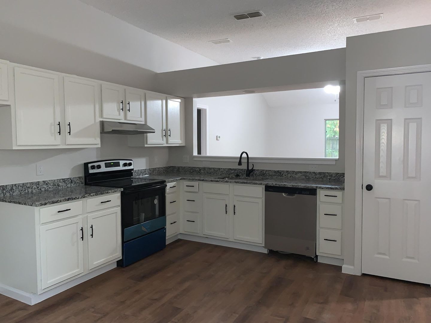 Gorgeously Updated 3 Bedroom 2 Bathroom Home with Garage! – photo 4