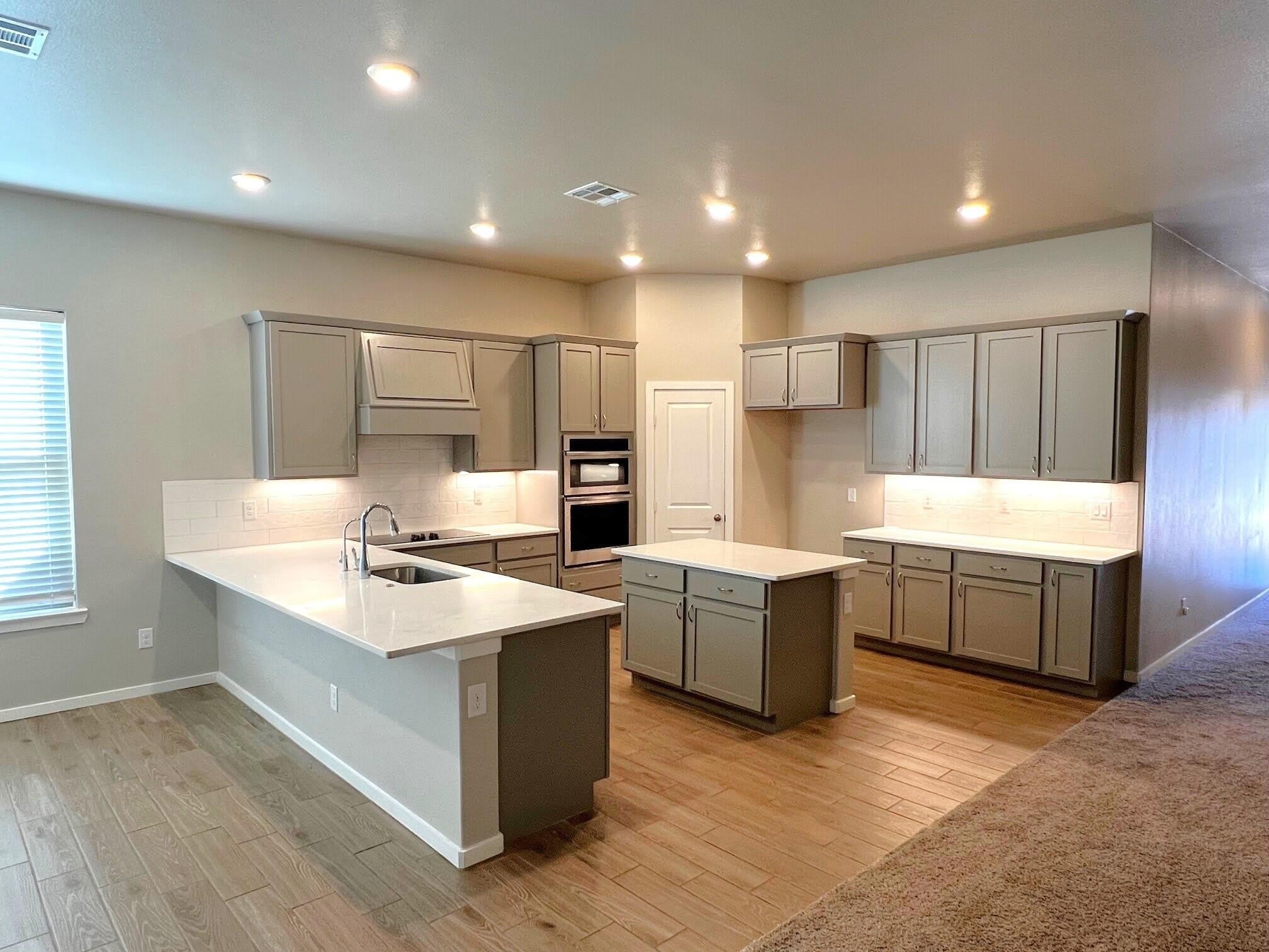 9807 Viola Avenue – photo 3