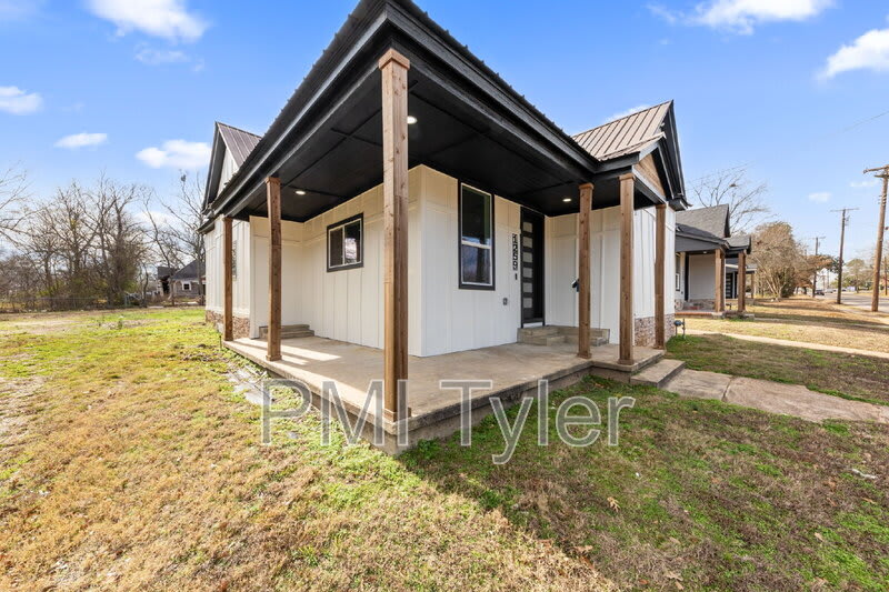 1259 Bonham Street – photo 5